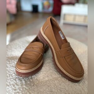Tom’s Cara Loafer, size 6 (NWOT)